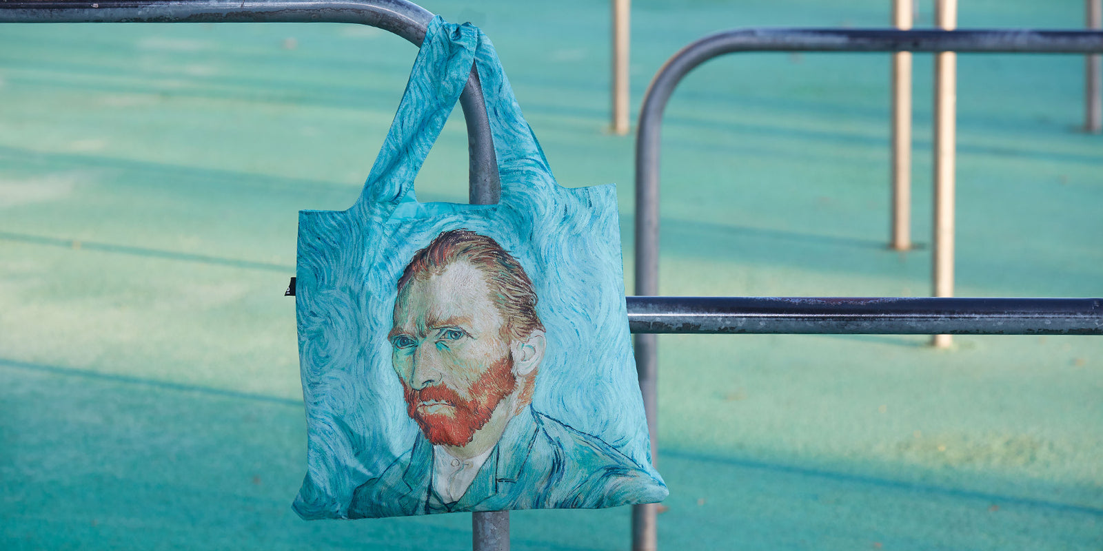 Van Gogh LOQI Starry Night bag - Van Gogh Museum shop